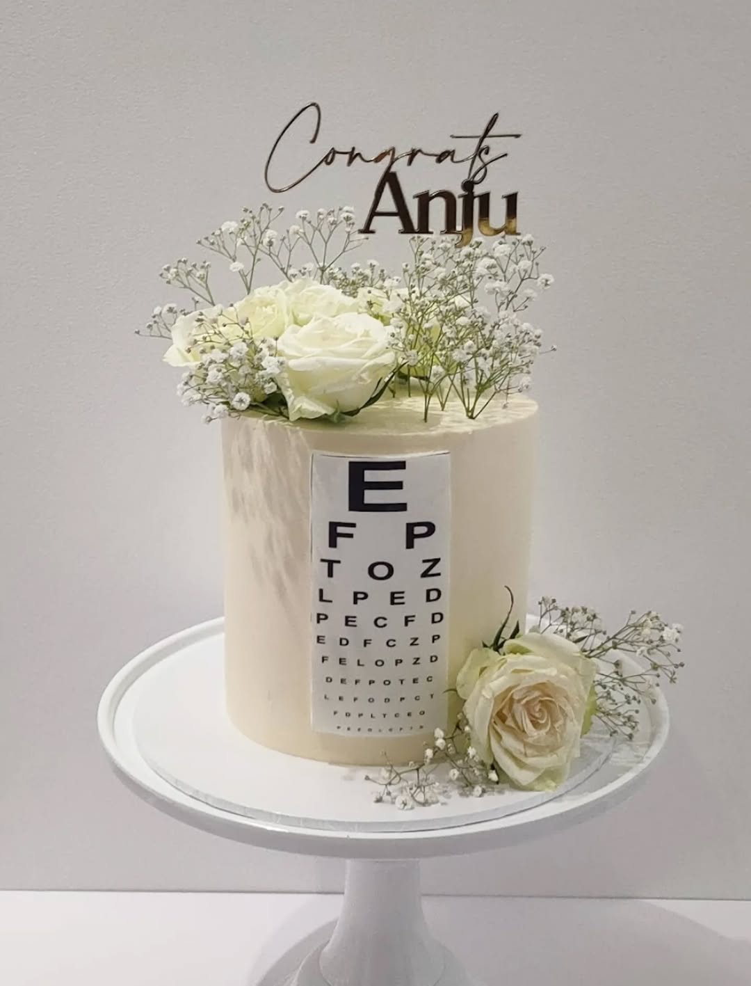 Floral Vision Graduation Cake - Image 2