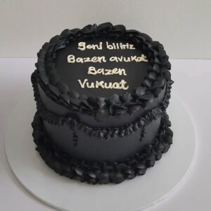 noir-elegance-vukuat-cake
